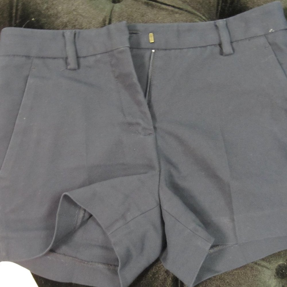 ZARA NAVY SHORTS WITH FRONT POCKETS SIZE XS